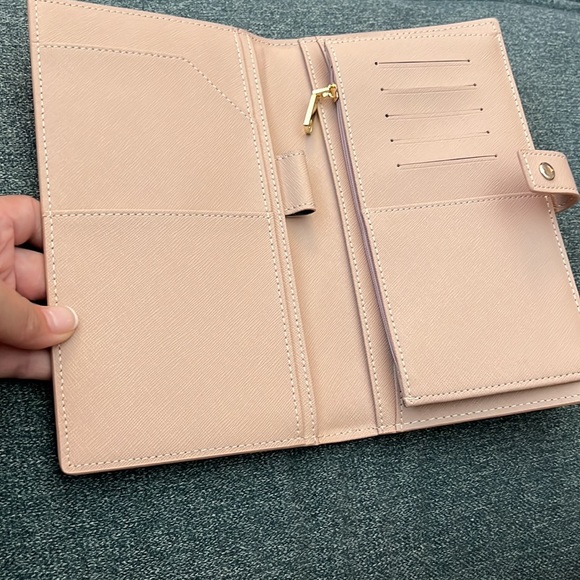 🆕 Sienna Olivia Leather Travel Wallet - Picture 6 of 6